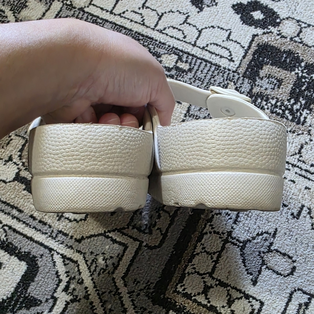MIA slides - Picture 2 of 5